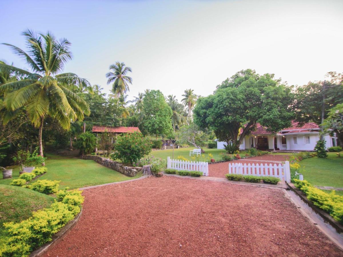 Thalpe Walawwa Heritage Villa Unawatuna Exterior foto